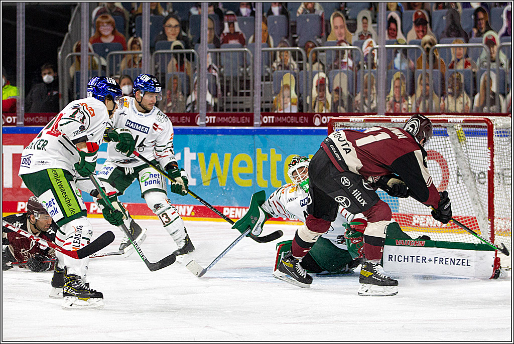 PENNY DEL;  Koelner Haie - Augsburger Panther; Koeln, 05.04.2021
